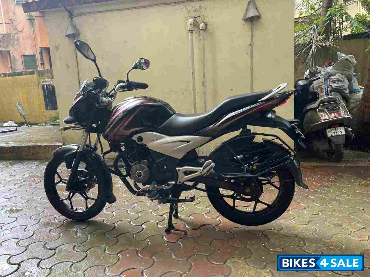 Bajaj Discover 125