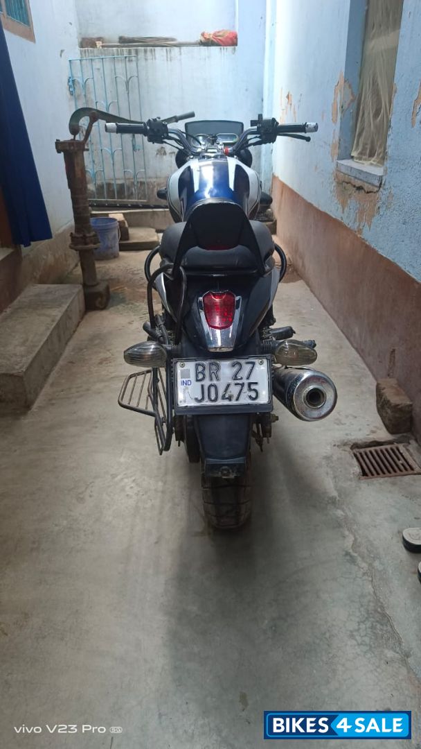 Bajaj V15