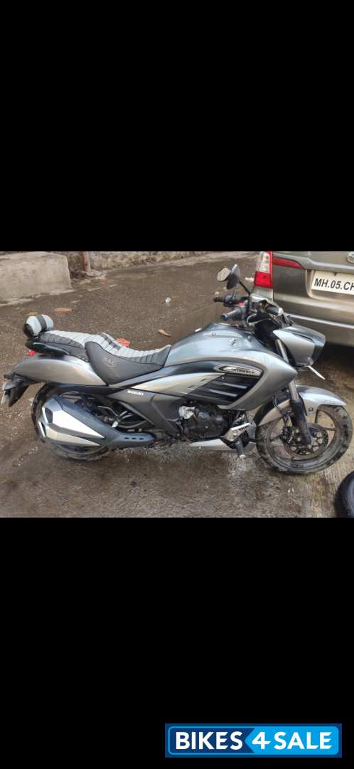 Matte Grey Suzuki Intruder 150