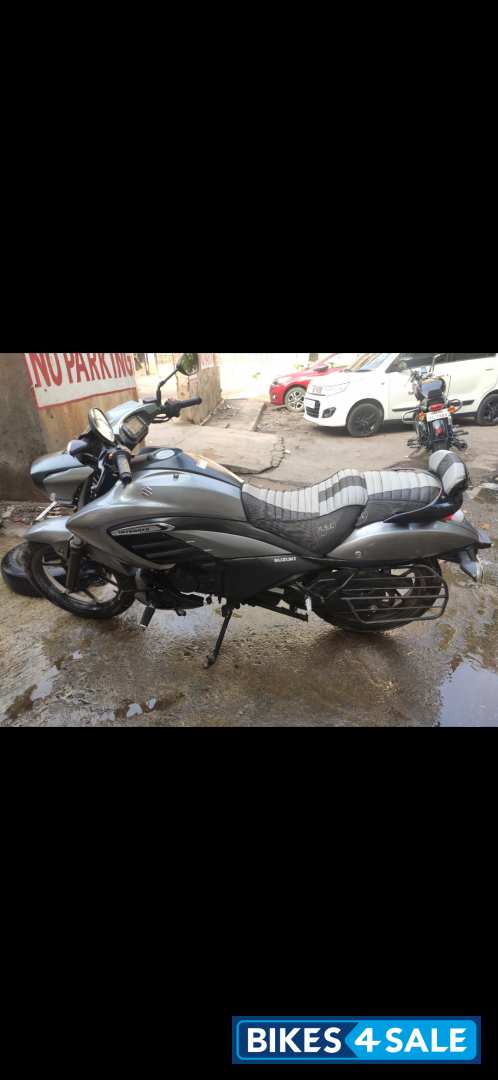 Matte Grey Suzuki Intruder 150