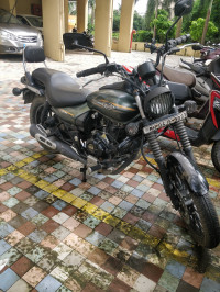 Metallic Green Bajaj Avenger Street 220