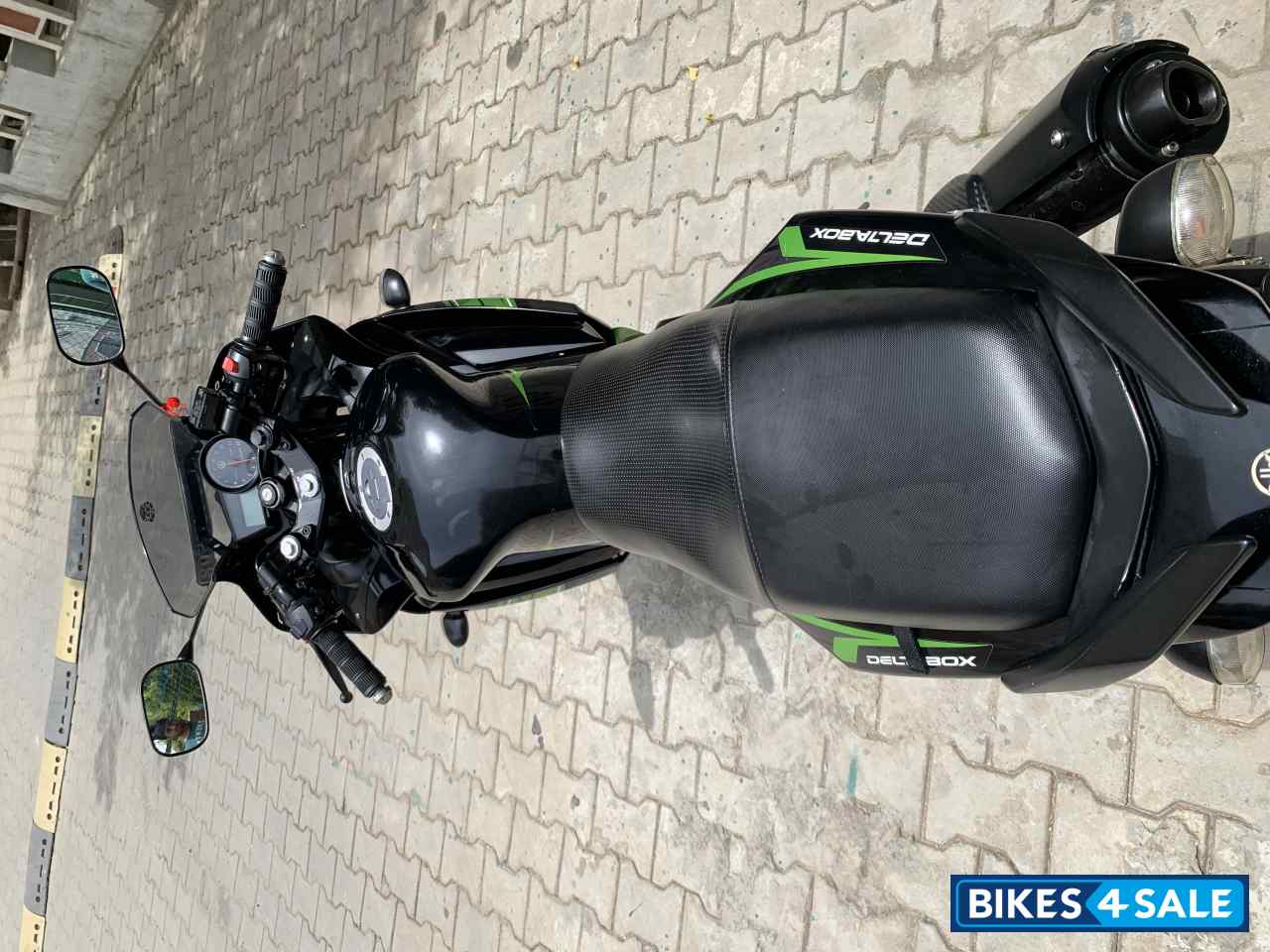 Black & Green Yamaha YZF R15 S Black & Green Yamaha YZF R15 S