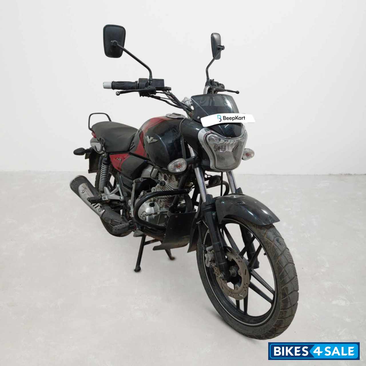 Bajaj V15