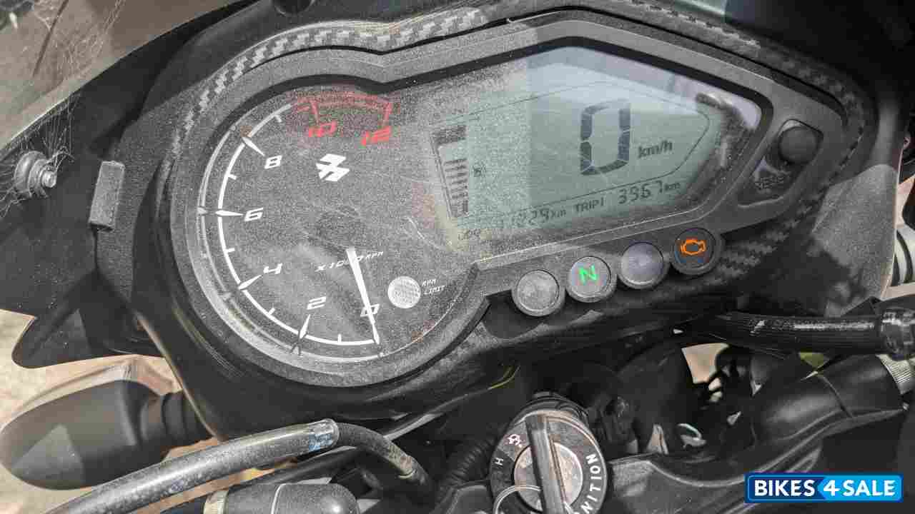 Bajaj Pulsar 125 Neon BS6