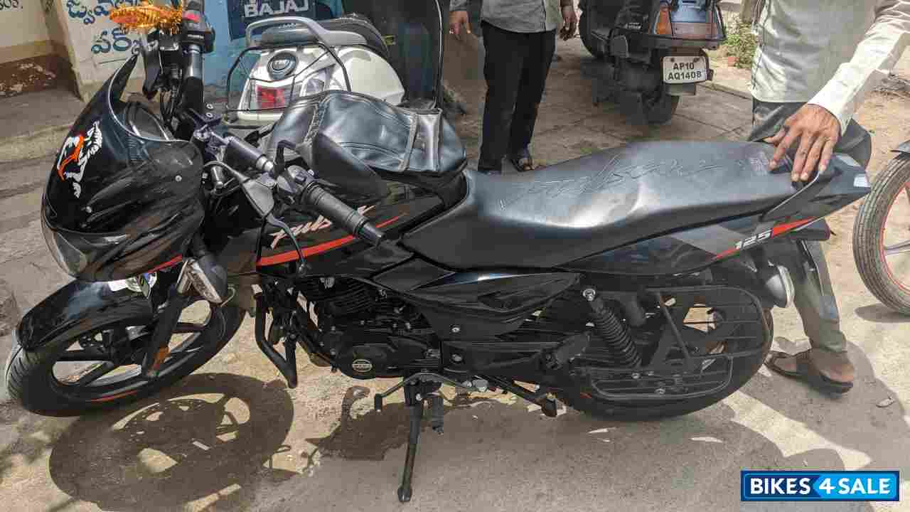 Bajaj Pulsar 125 Neon BS6 Bajaj Pulsar 125 Neon BS6