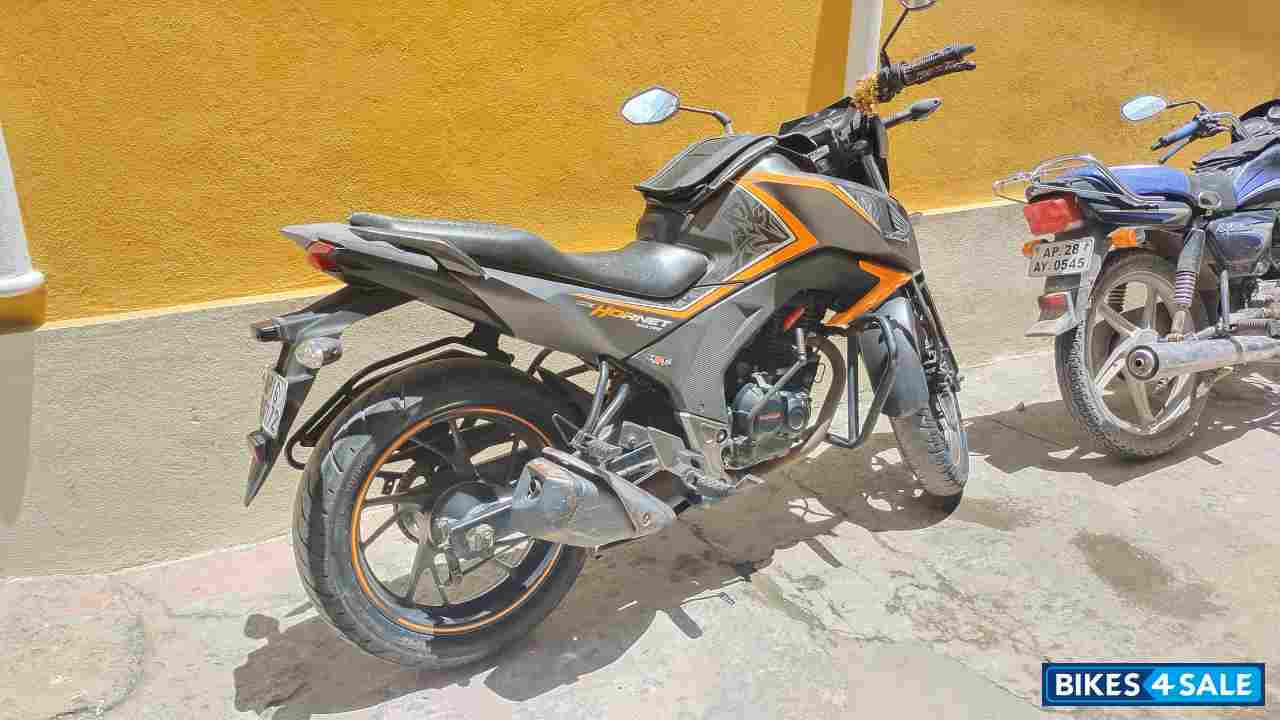 Grey Honda CB Hornet 160R