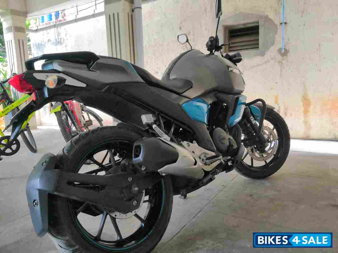 Grey Yamaha FZ-S FI V3