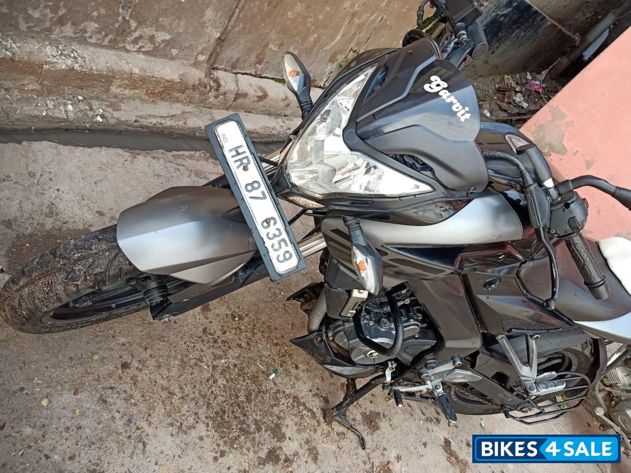 Black Bajaj Pulsar 200 NS ABS