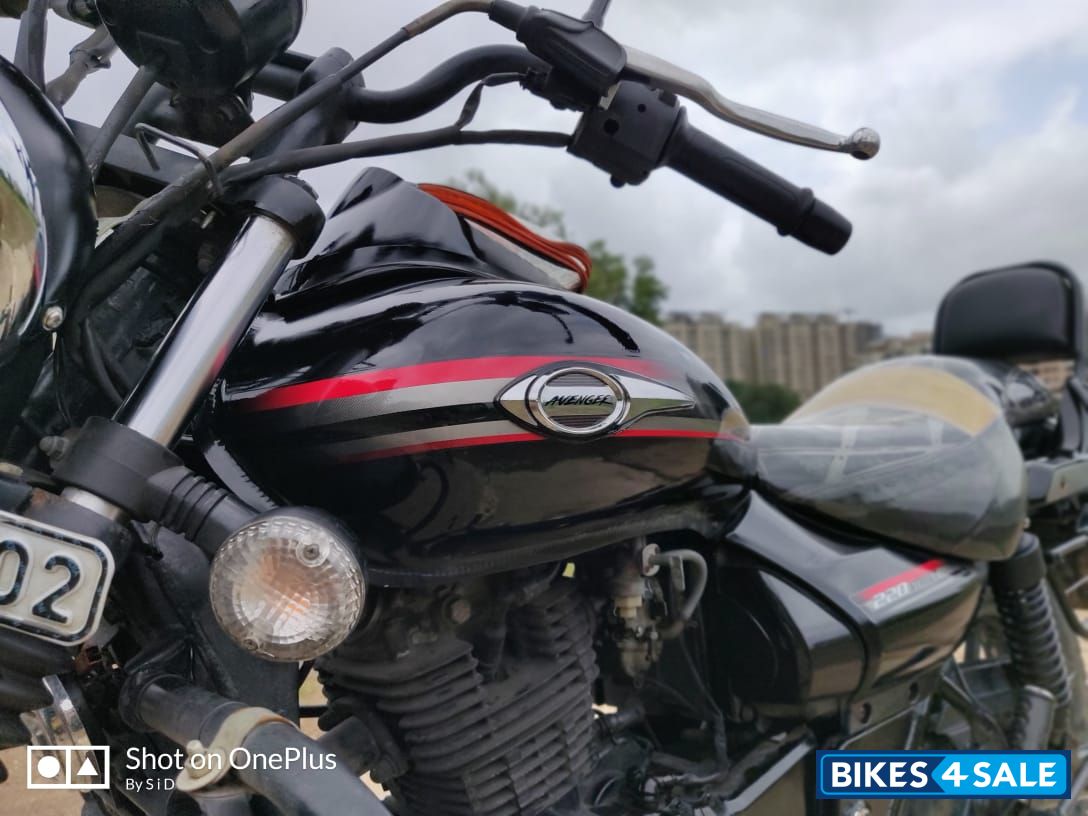 Bajaj Avenger Street 220
