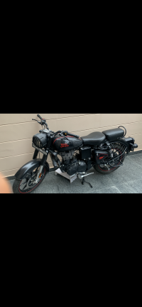 Royal Enfield Classic Stealth Black 2021 Model