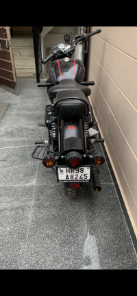 Royal Enfield Classic Stealth Black