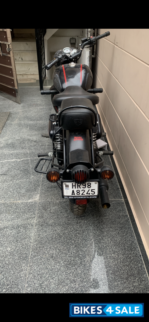 Royal Enfield Classic Stealth Black