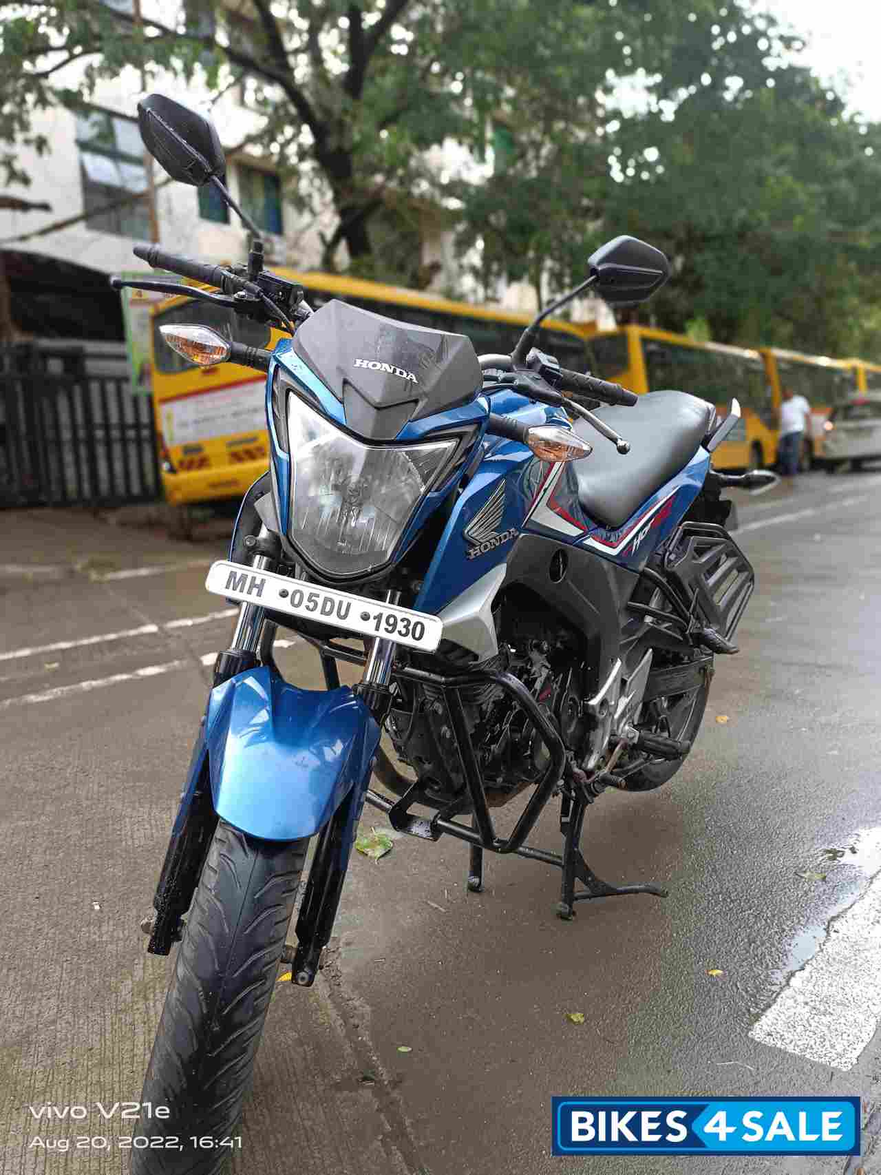 Blue And Black Honda CB Hornet 160R ABS