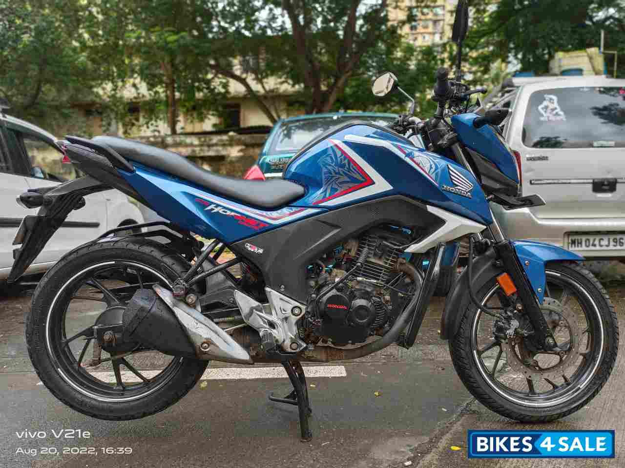 Blue And Black Honda CB Hornet 160R ABS Blue And Black Honda CB Hornet 160R ABS