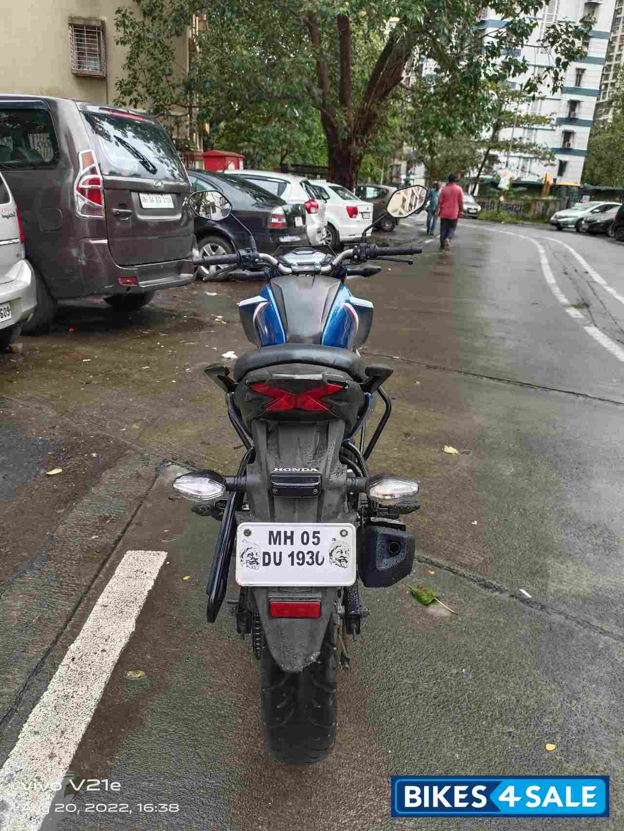 Blue And Black Honda CB Hornet 160R ABS Blue And Black Honda CB Hornet 160R ABS