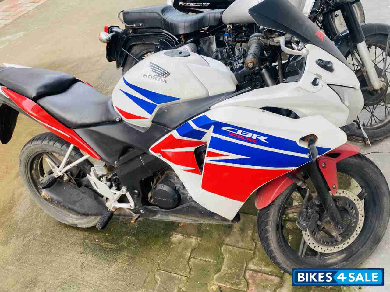 Honda CBR 150R Picture 2. Bike ID 482369. Bike located in Vadodara