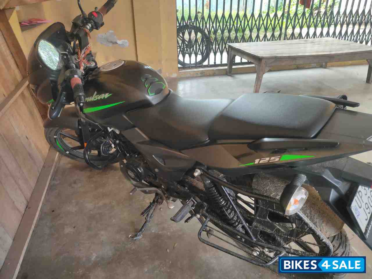 Bajaj Pulsar 125 Split Seat
