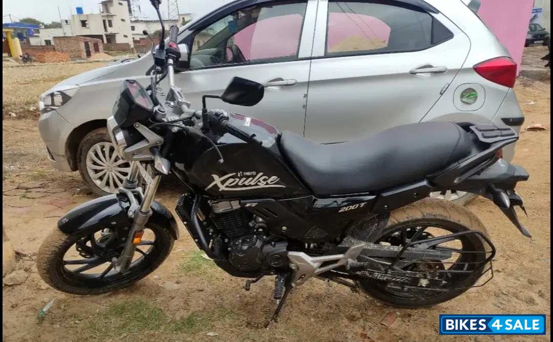 Black Hero XPulse 200T BS6