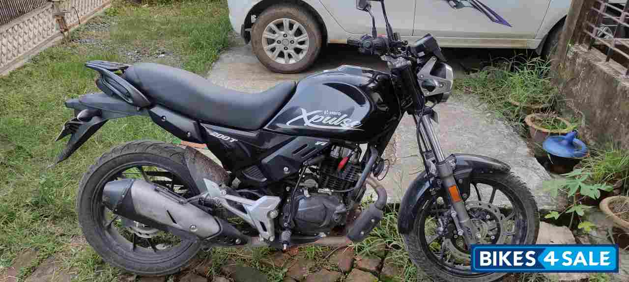 Black Hero XPulse 200T BS6