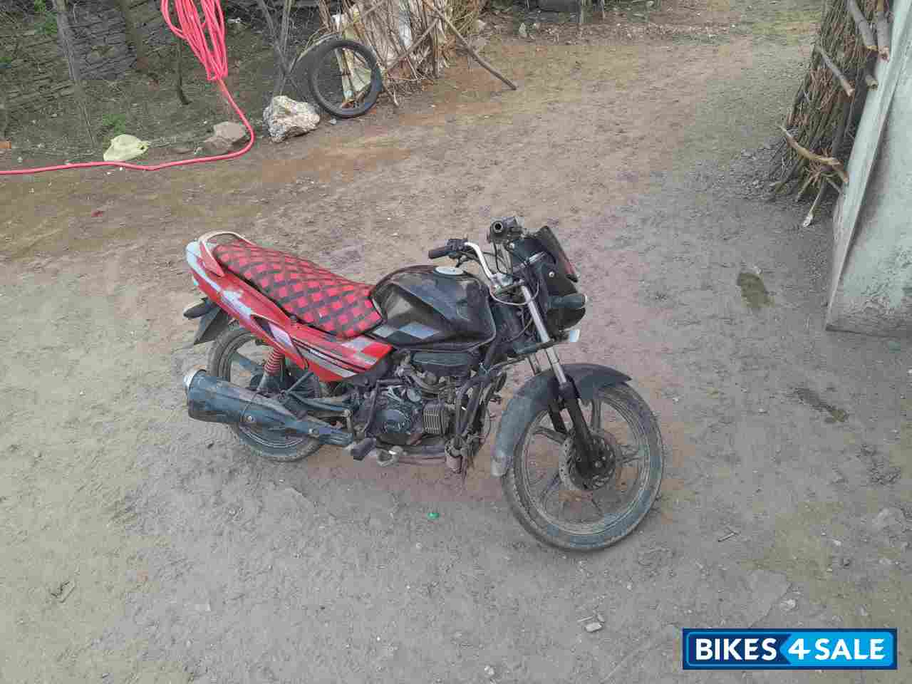 Black And Red Hero Glamour 125