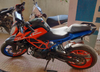 Orange KTM Duke 390