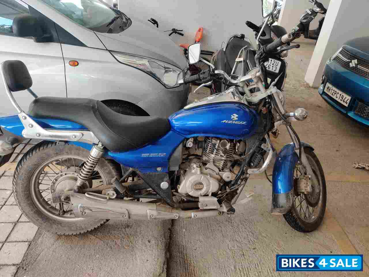 Bajaj Avenger 220 DTS-i