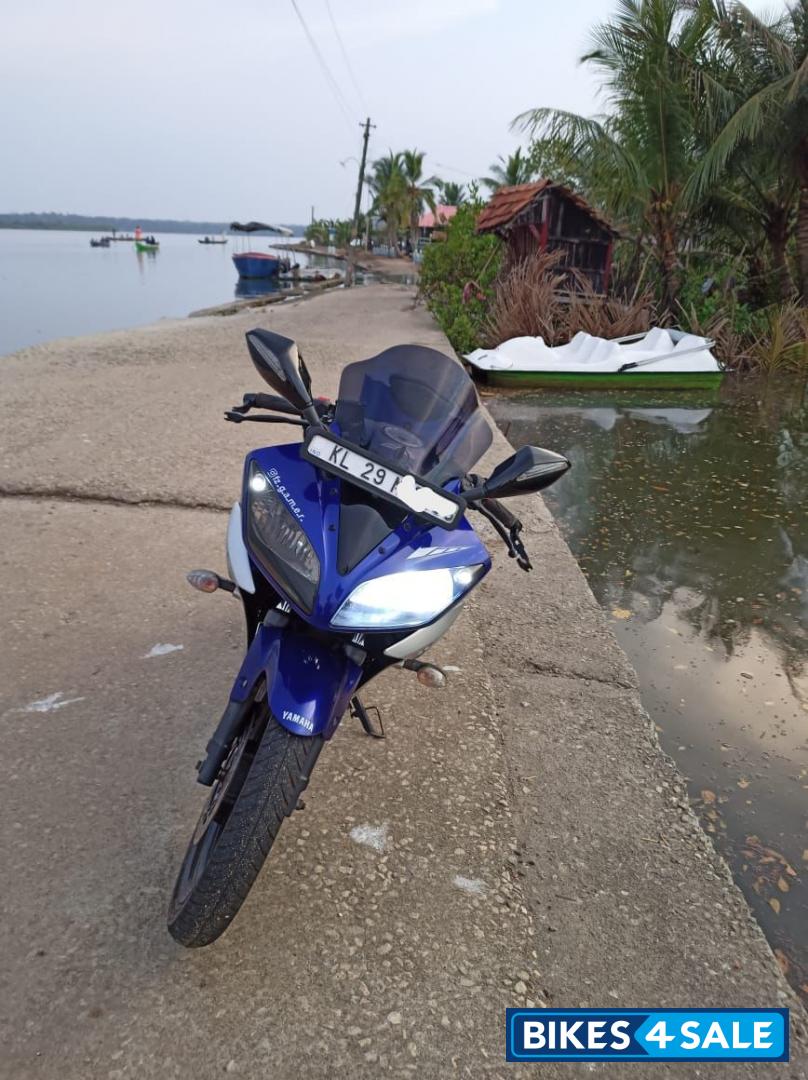 Yamaha YZF R15 V2