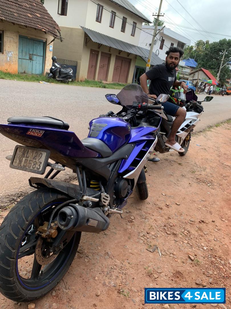 Yamaha YZF R15 V2