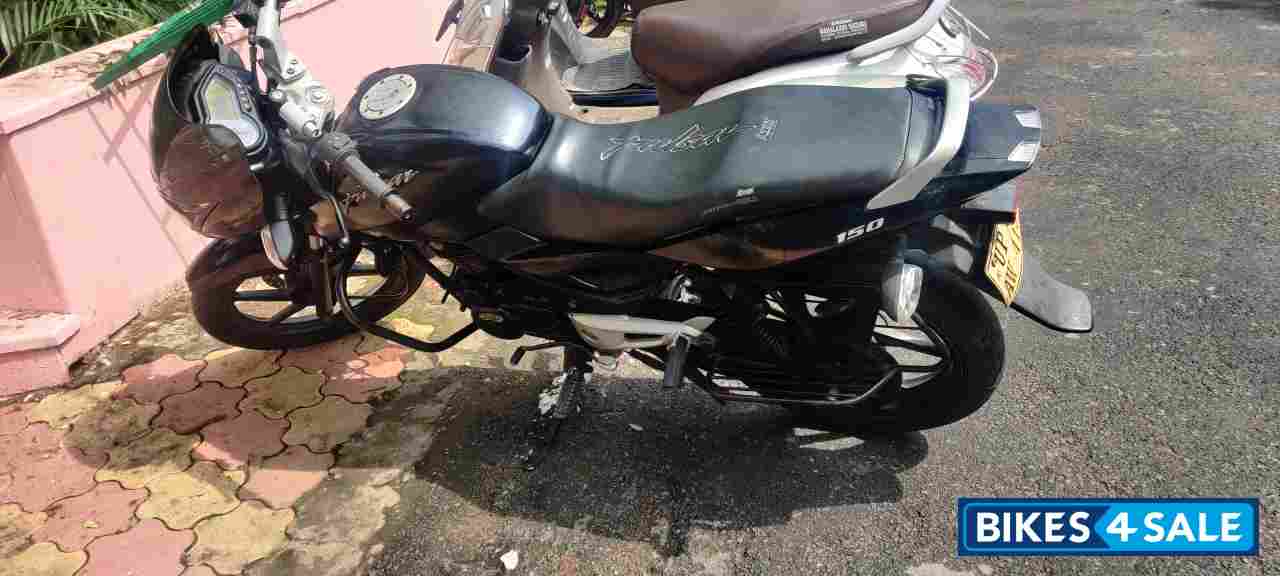 Black Bajaj Pulsar 150 DTSi