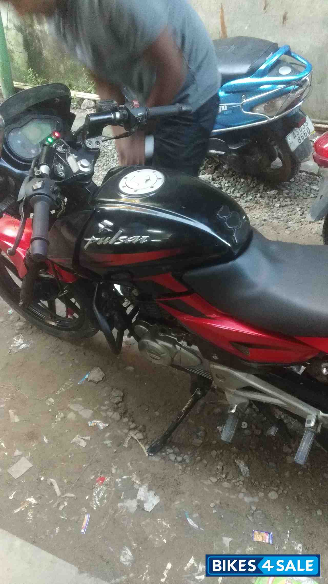 Red Bajaj Pulsar 180 DTSi