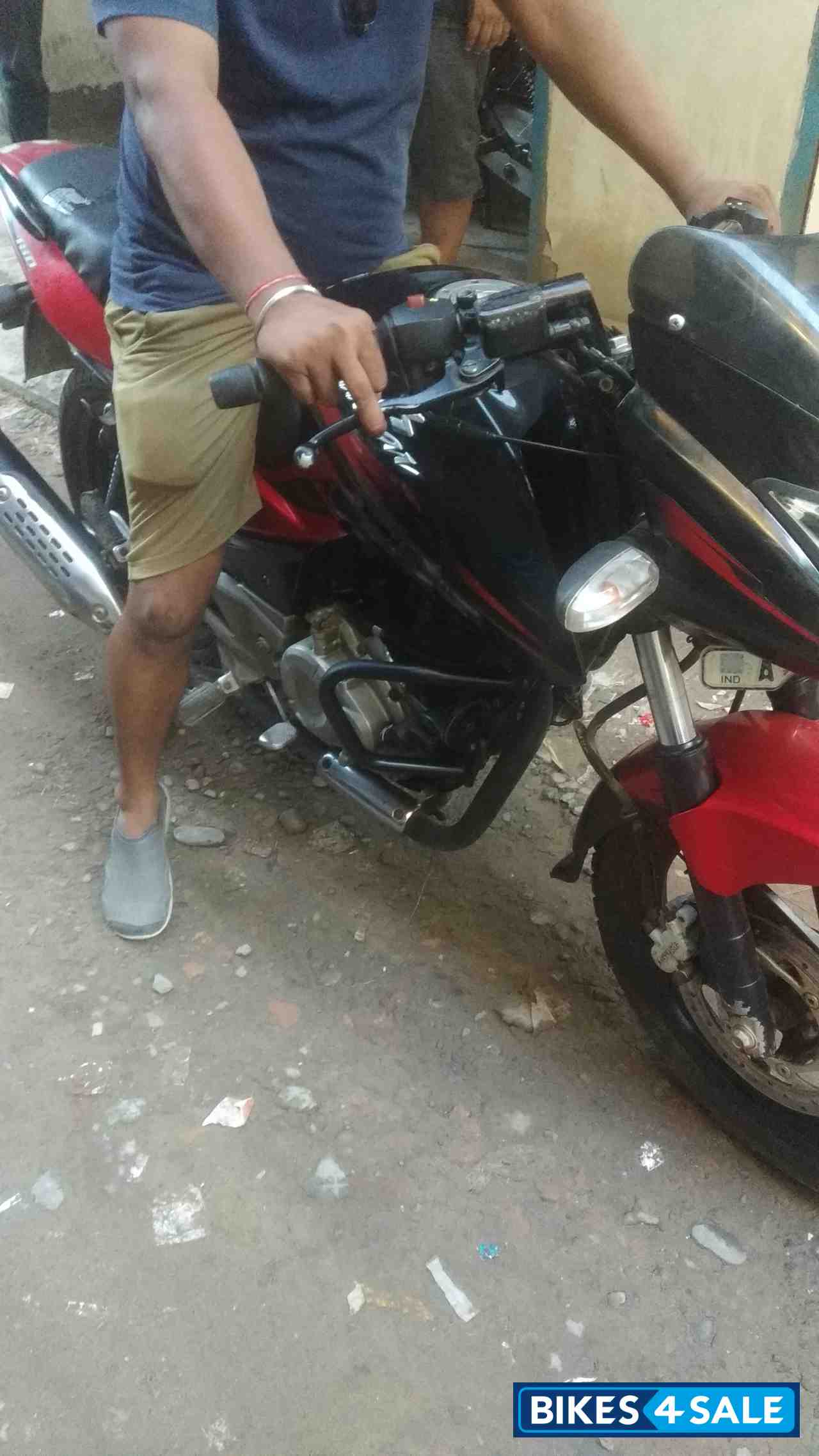 Red Bajaj Pulsar 180 DTSi
