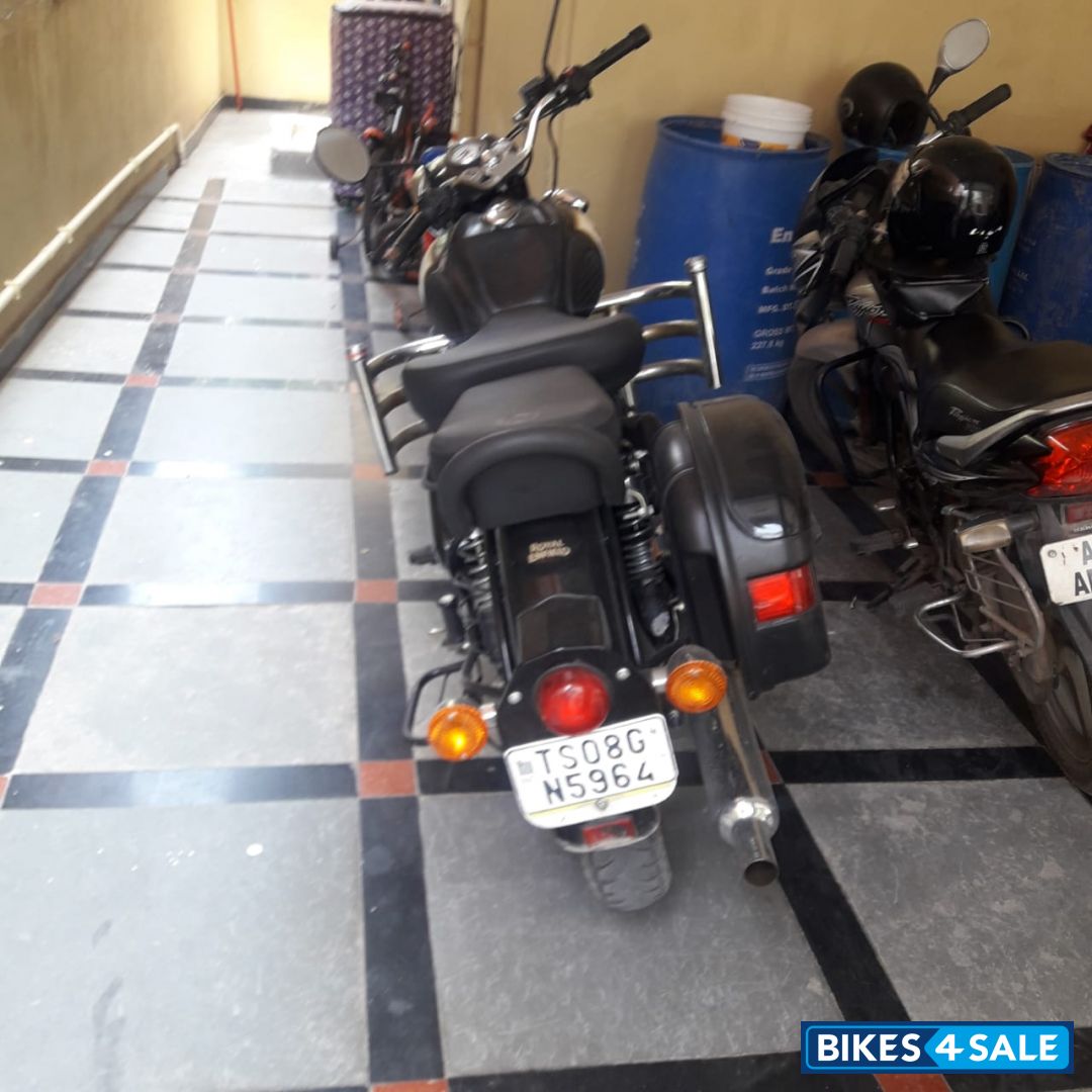 Black Royal Enfield Classic 350 Black Royal Enfield Classic 350