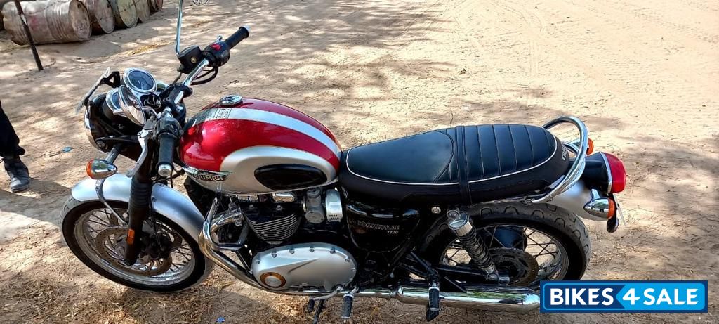 Red Silver Triumph Bonneville T120