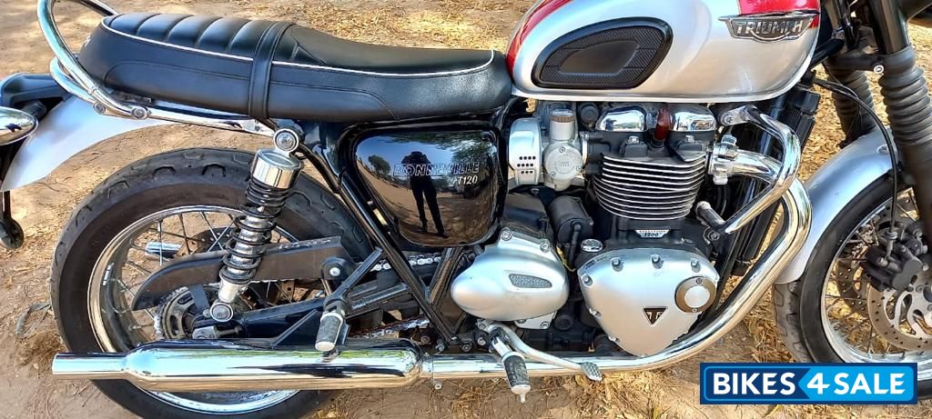 Red Silver Triumph Bonneville T120