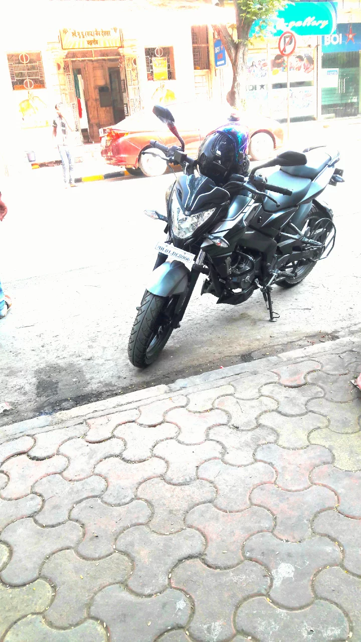 Black Bajaj Pulsar 200 NS ABS