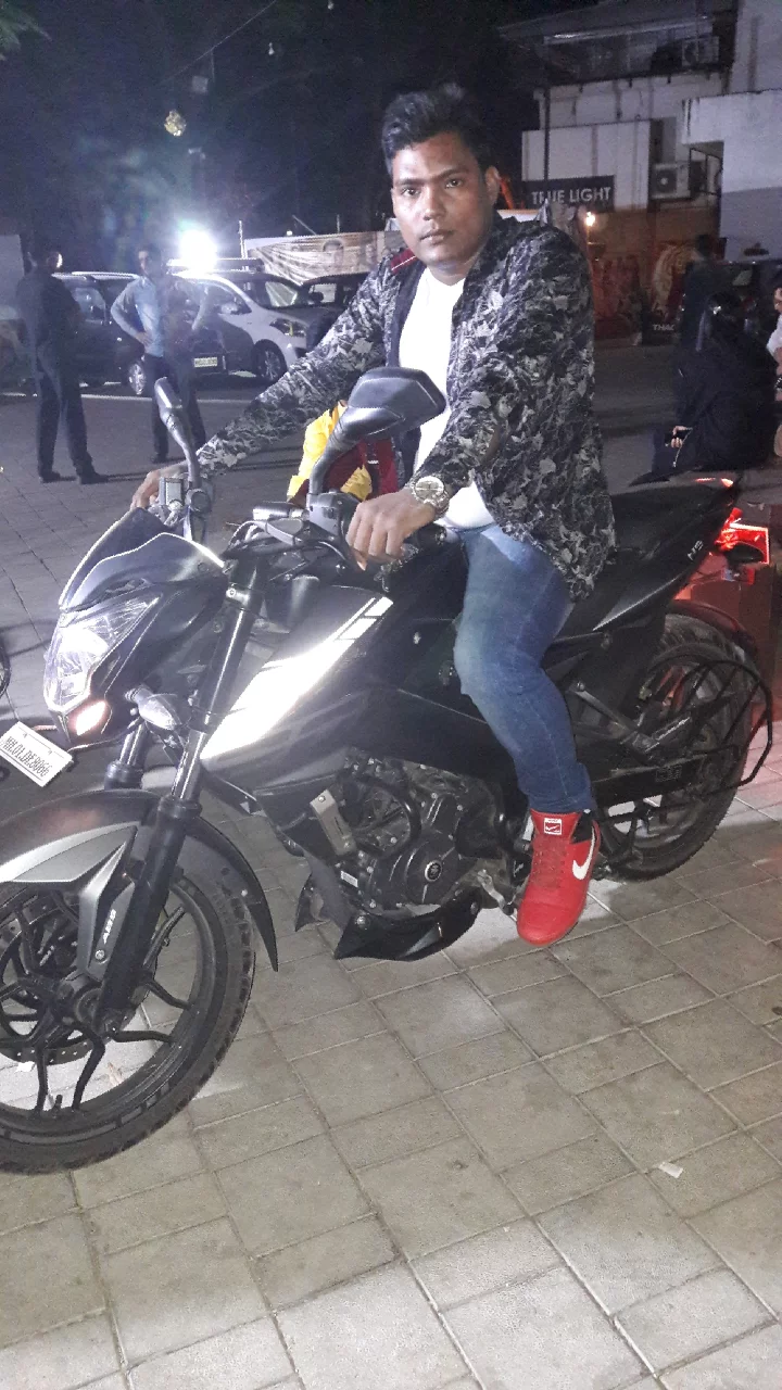 Black Bajaj Pulsar 200 NS ABS Black Bajaj Pulsar 200 NS ABS
