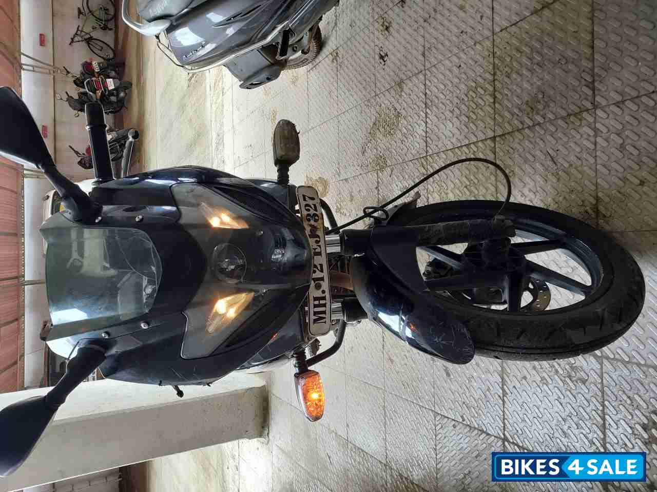 Bajaj Pulsar 220F