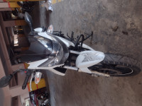 White TVS Apache RTR 180