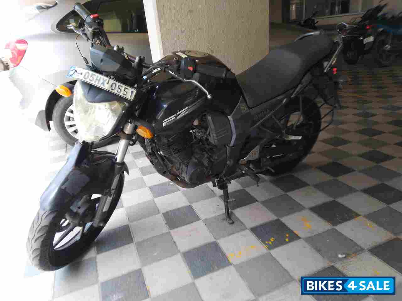 Black Yamaha FZ16