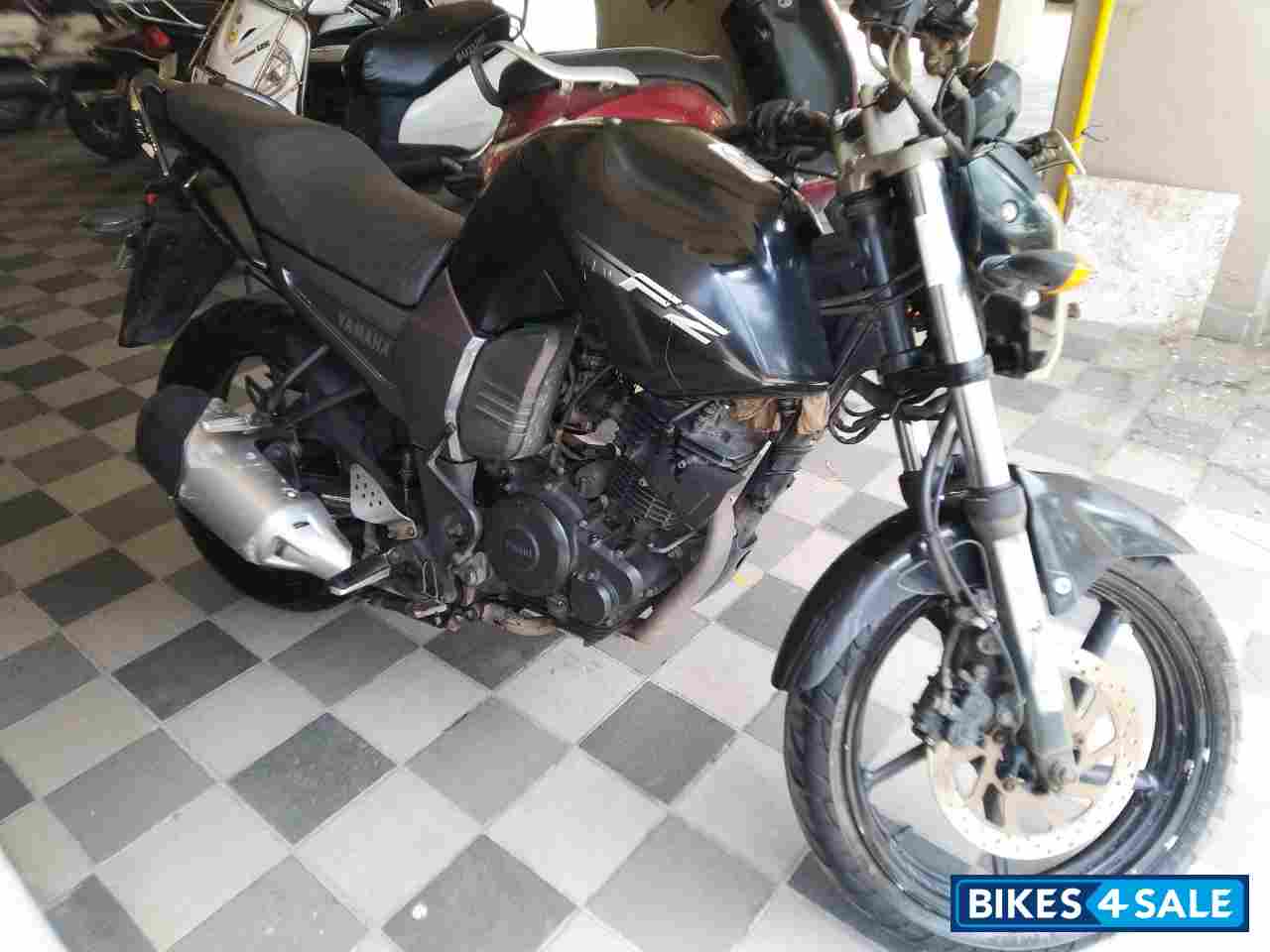 Black Yamaha FZ16