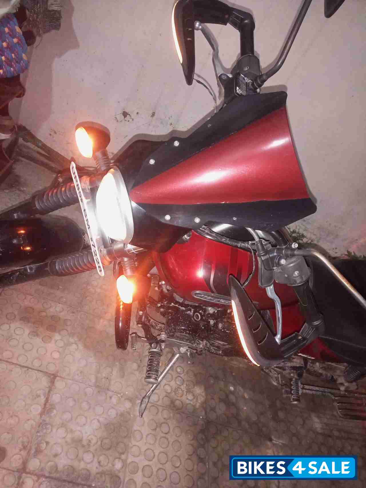 Red Bajaj Avenger Street 160
