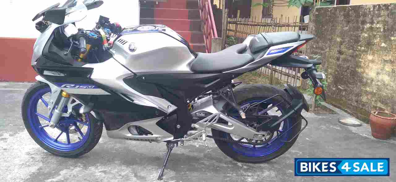 Yamaha R15M