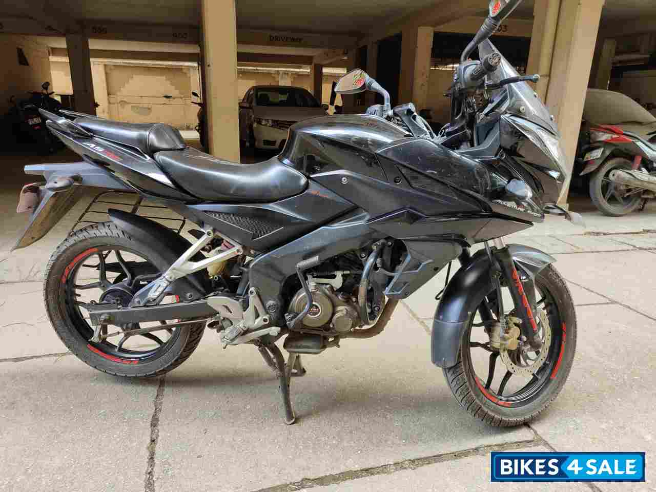Black Bajaj Pulsar AS 150 Black Bajaj Pulsar AS 150