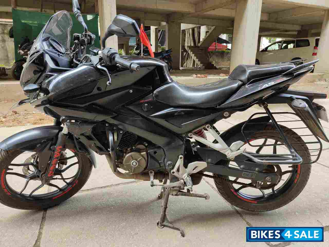 Black Bajaj Pulsar AS 150 Black Bajaj Pulsar AS 150