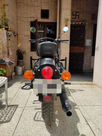 Stealth Black Royal Enfield Classic Stealth Black