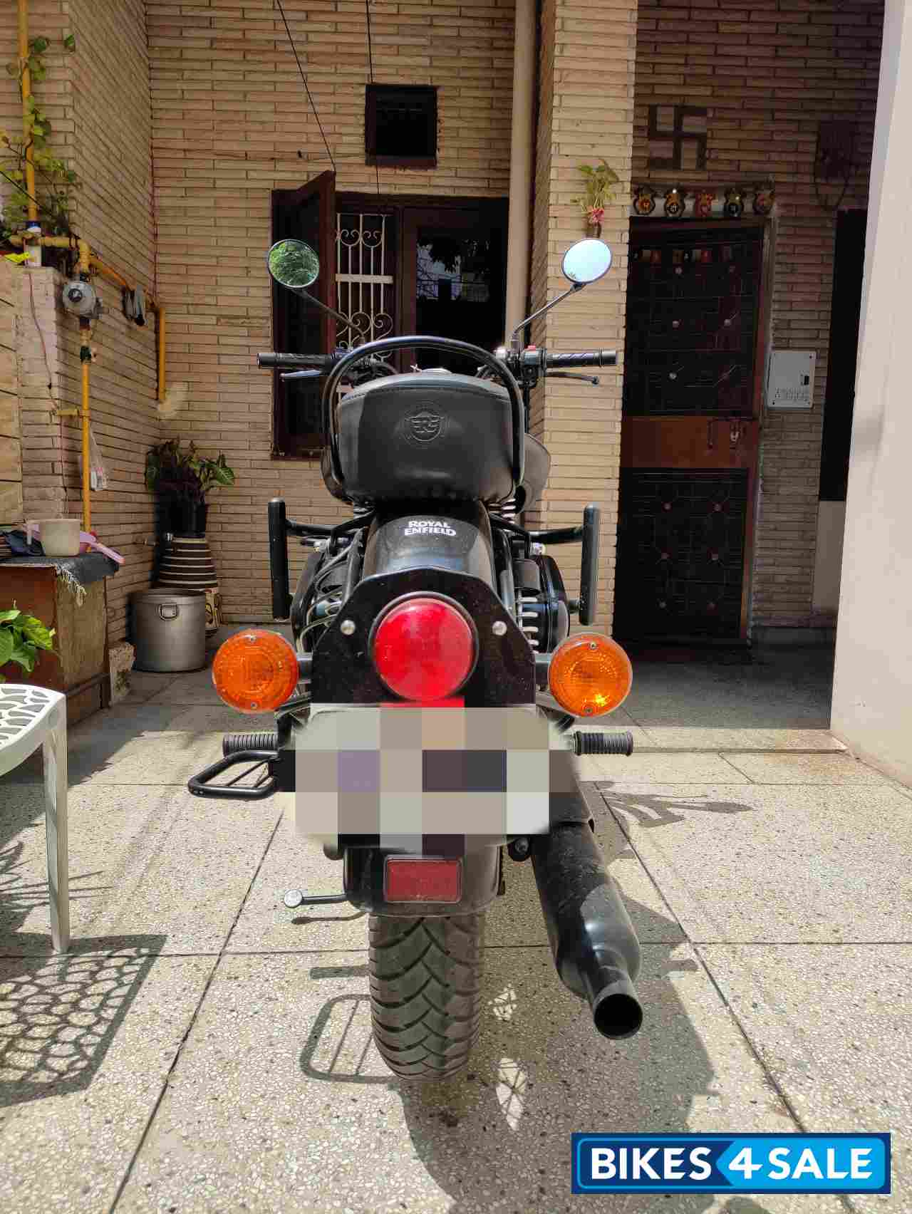 Stealth Black Royal Enfield Classic Stealth Black