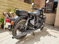 Stealth Black Royal Enfield Classic Stealth Black