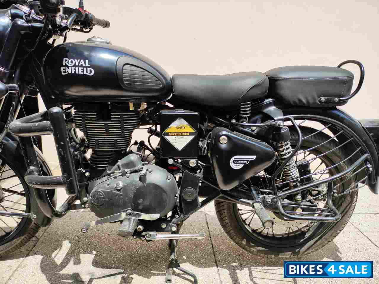 Stealth Black Royal Enfield Classic Stealth Black