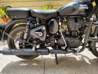 Stealth Black Royal Enfield Classic Stealth Black