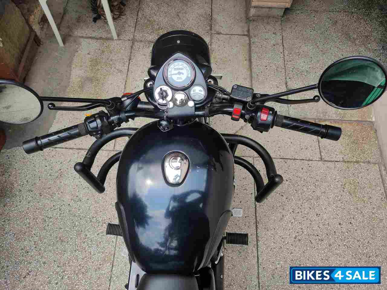 Stealth Black Royal Enfield Classic Stealth Black